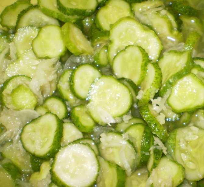 Салат из огурцов на зиму "пальчики оближешь" - 8 самых вкусных рецептов с фото