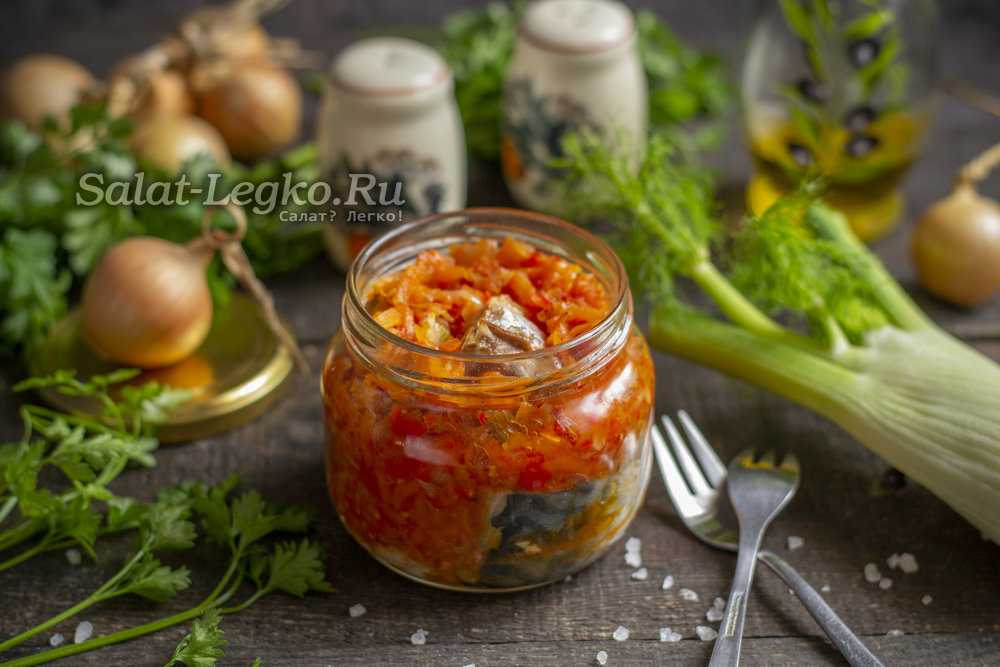 Салат со скумбрией на зиму (22 фото): рецепты заготовок с овощами. консервированная закуска с рыбой в масле с перловкой и морковью