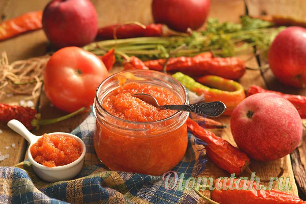 Острая аджика из помидор на зиму (простые и быстрые рецепты)