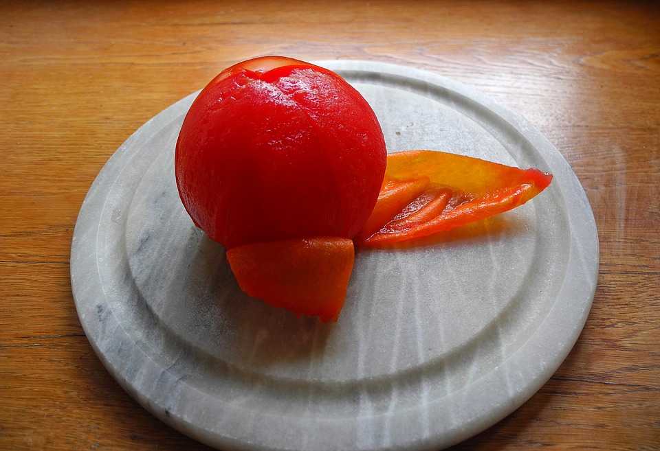 Помидоры без кожицы (шкурки) — вкусные рецепты заготовки в томате, собственном соку, по-быстрому