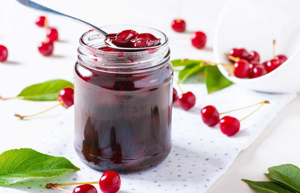 Варенье из вишни с косточкой: рецепты густого вишневого варенья с целыми ягодами на зиму