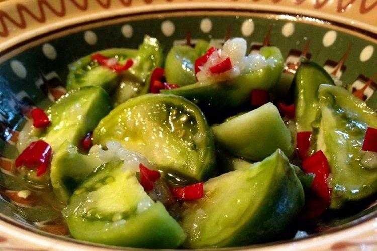 Зелёные помидоры на зиму: рецепты с фото "пальчики оближешь" (быстро и вкусно)