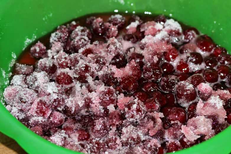Заготовки из вишни: 11 лучших пошаговых рецептов приготовления на зиму