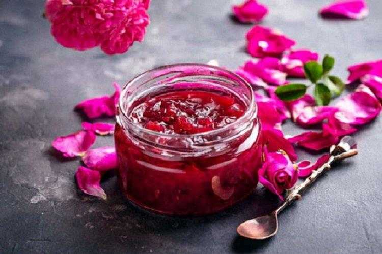 Варенье из лепестков роз: рецепты в домашних условиях, польза и вред