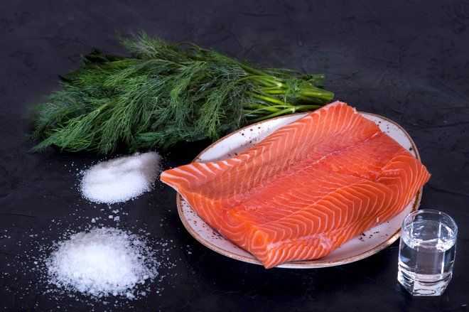 Слабосоленый лосось: как засолить, рецепты с фото