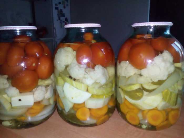 Ассорти из помидоров и огурцов - рецепты консервации на зиму