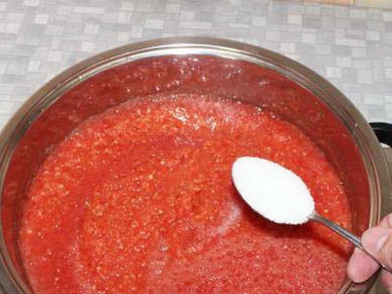 Как приготовить кетчуп из помидоров на зиму так, что пальчики оближешь: лучшие рецепты
