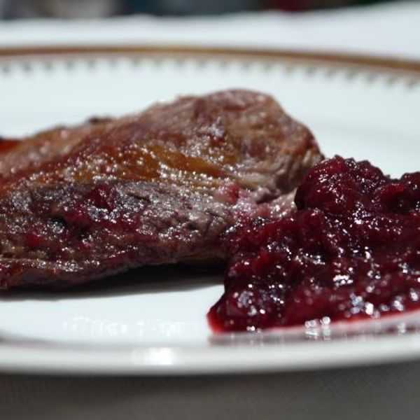 Брусничный соус к мясу и птице — классические рецепты