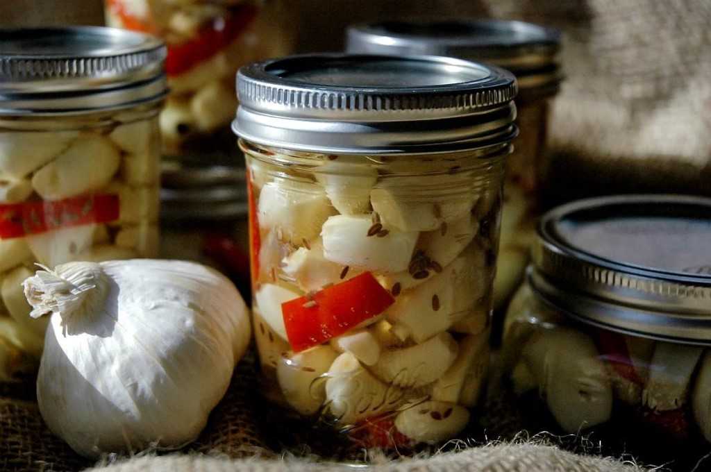 Маринованный чеснок - как приготовить на зиму в домашних условиях по рецептам с фото