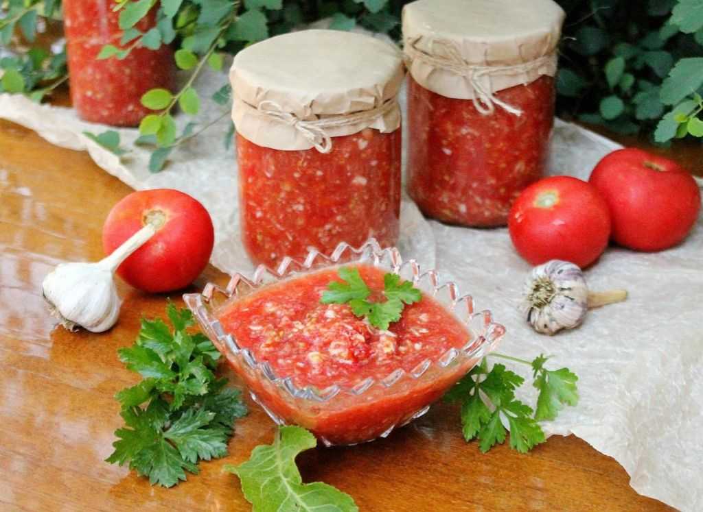 Хреновина из помидор без варки на зиму. 7 классических рецептов приготовления хренодёра с хреном