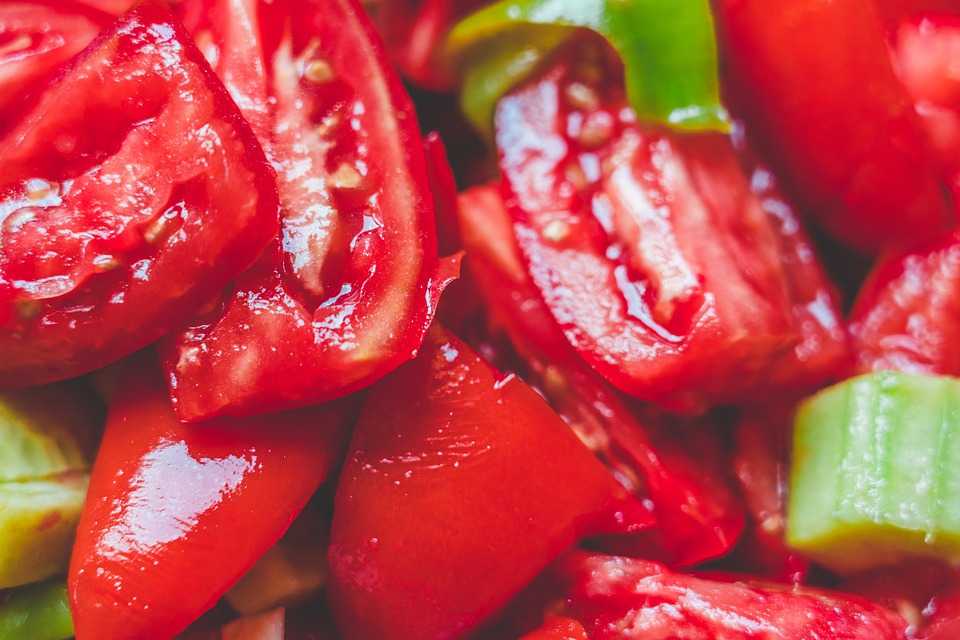 Ассорти из помидоров и огурцов на зиму — самые вкусные рецепты на 1, 2 и 3 литра