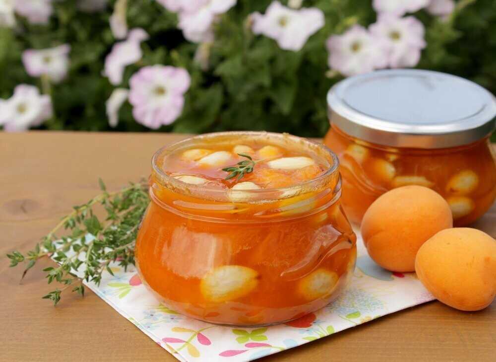 Варенье из абрикосов с косточками: королевский рецепт с фото - samchef.ru
