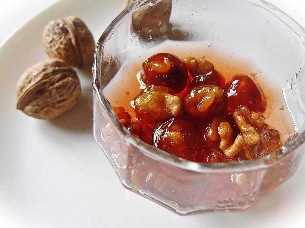 Варенье из зеленых (молодых) грецких орехов: польза и лучшие рецепты приготовления