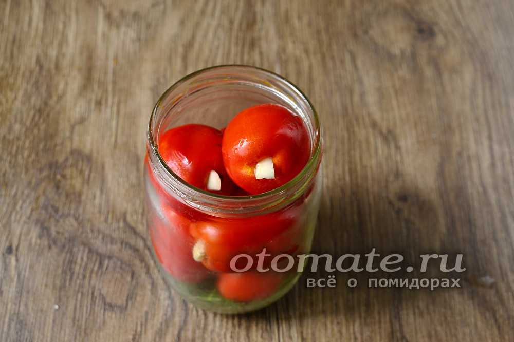 Как приготовить маринованные помидоры сладкие с душистым перцем и чесноком: поиск по ингредиентам, советы, отзывы, пошаговые фото, подсчет калорий, изменение порций, похожие рецепты
