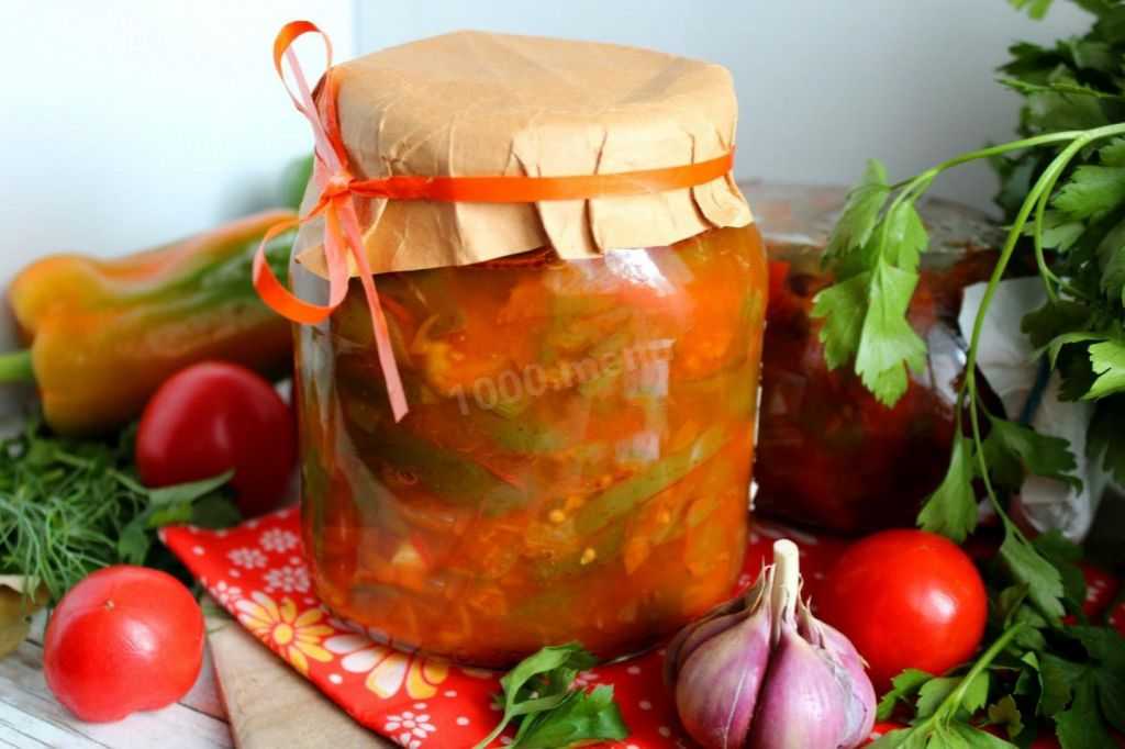 Лечо из болгарского перца с томатной пастой на зиму — 6 рецептов