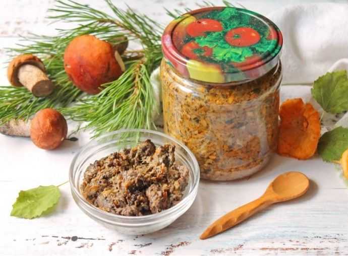 Грибная икра на зиму с морковью и луком — 5 вкусных рецептов через мясорубку