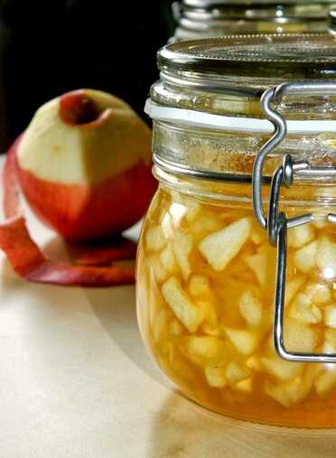 Яблоки маринованные по болгарски как раньше. рецепты маринованных яблок. без стерилизации с чесноком