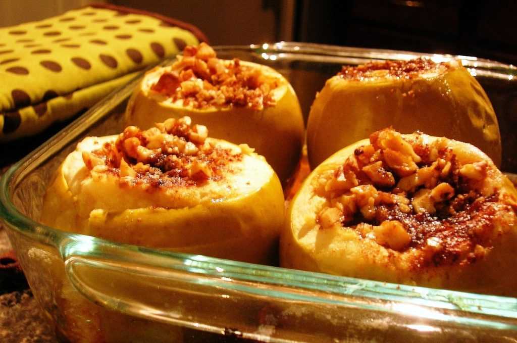 Как приготовить печеные яблоки и в духовке: 11 рецептов, советы