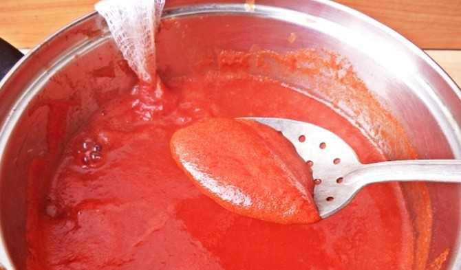 Необычный кетчуп на зиму: соус с яблоками в домашних условиях