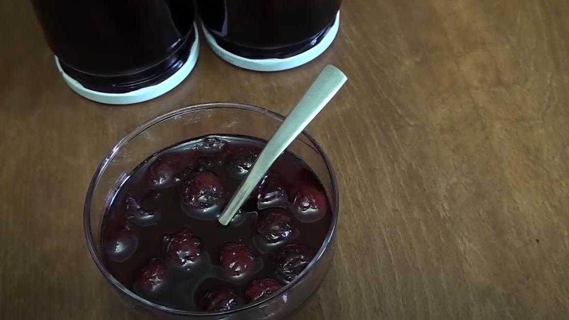 Густое варенье из вишни с косточками на зиму — 9 простых и вкусных рецептов