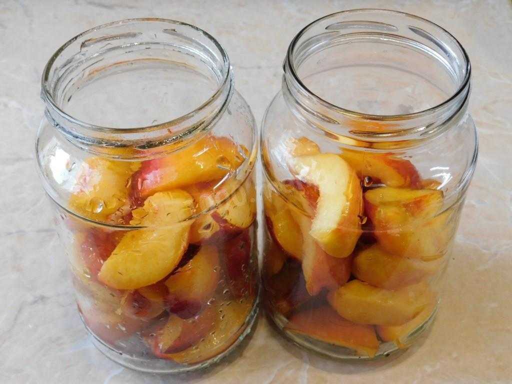 Заготовки на зиму — 4 рецепта компота из персиков