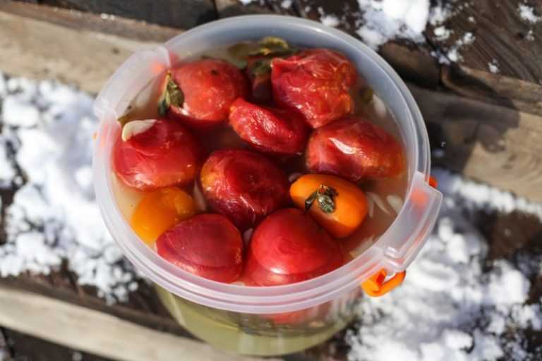 9 секретных рецептов квашеных зеленых помидоров, о которых не знают ваши соседки