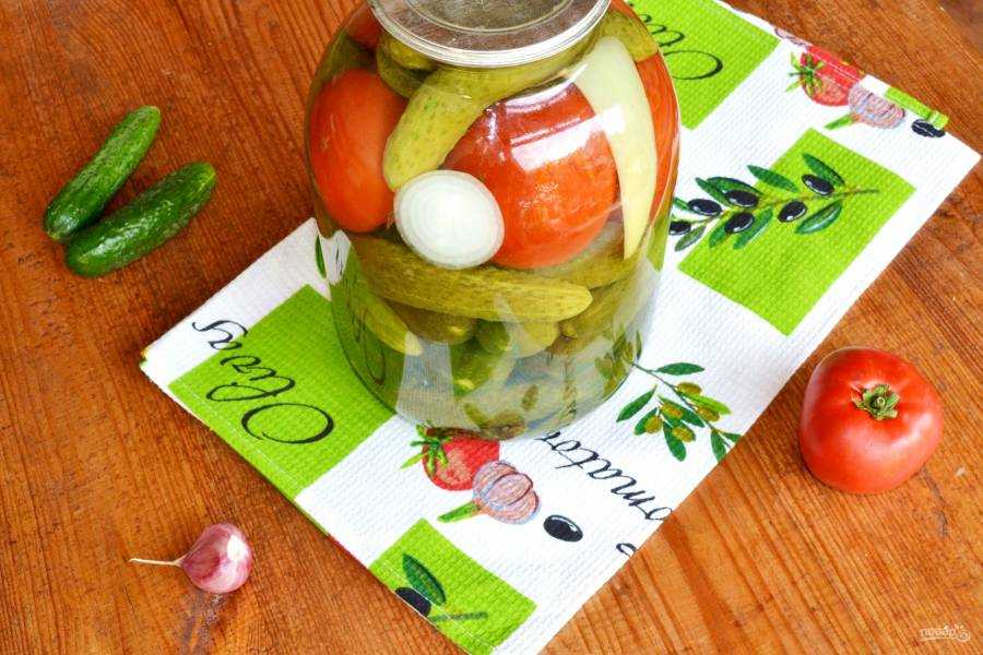 Как приготовить ассорти из огурцов и помидоров на зиму: топ-7 рецептов с фото