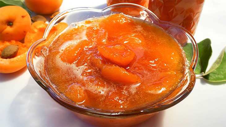Варенье из абрикосов с косточками 5-минутка на зиму - рецепт с пошаговыми фото