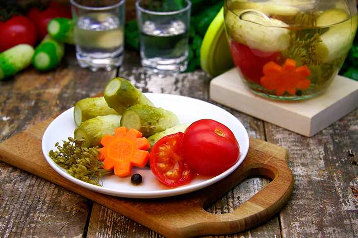 Ассорти из огурцов и помидоров на зиму — очень вкусные рецепты маринования