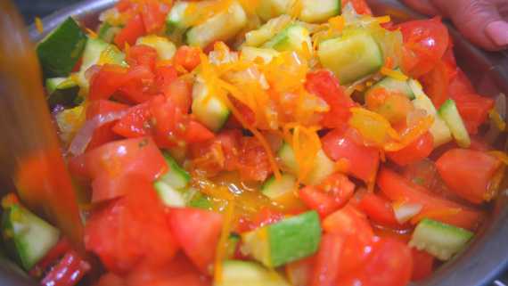 Рагу из баклажан, болгарского перца, томатов и кабачков рецепт с фото пошагово и видео - 1000.menu