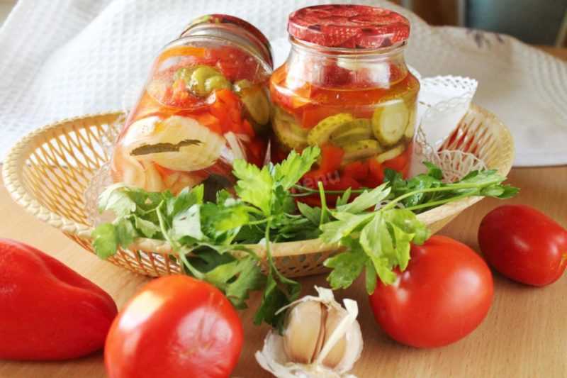Салат из огурцов, помидоров, перца, лука на зиму - 8 рецептов с фото пошагово