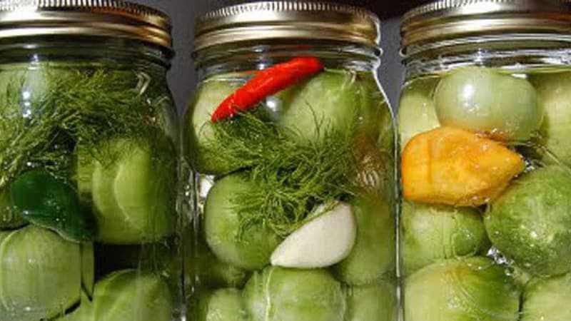 Салат из зеленых помидоров на зиму - 10 рецептов в банках с пошаговыми фото
