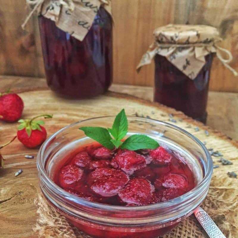15 отличных рецептов варенья из клубники с целыми ягодами