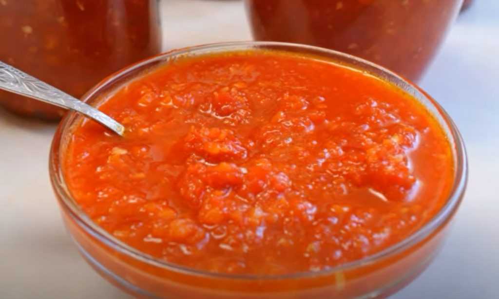 Аджика из перца и чеснока с помидорами и не только на зиму 67 рецептов - 1000.menu