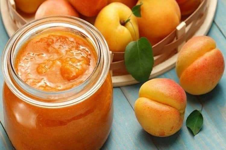 Топ 4 рецепта, как просто замариновать персики в сиропе на зиму