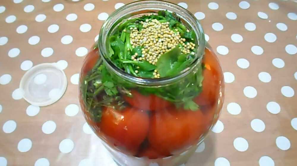 Маринованные зеленые помидоры с чесноком быстрого приготовления