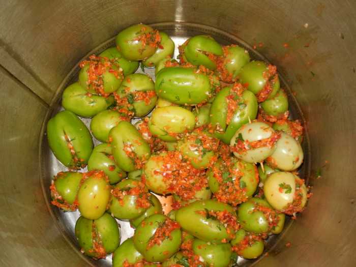 Зеленые помидоры, фаршированные на зиму – золотые рецепты заготовок