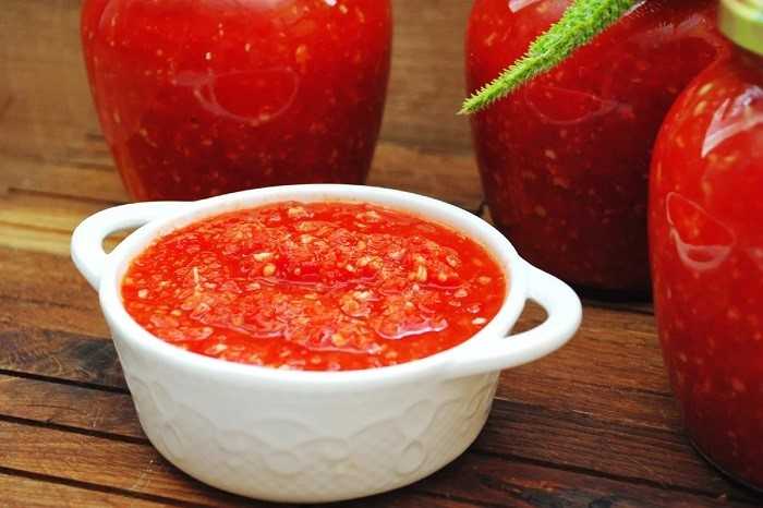 9 лучших рецептов хреновины с помидорами и чесноком на зиму