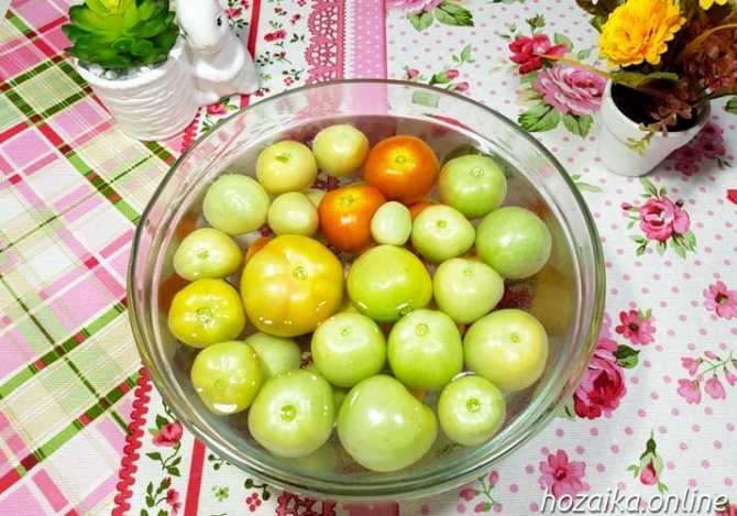 Зеленые помидоры фаршированные чесноком на зиму — 7 рецептов, пальчики оближешь!