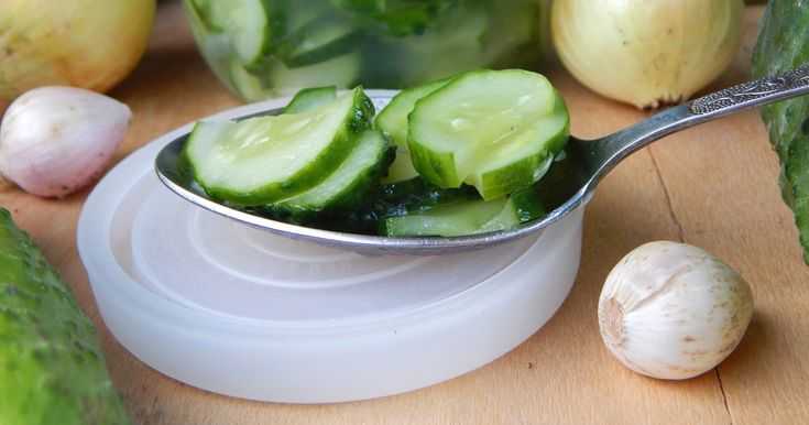 Салат из зеленых помидор на зиму, 5 лучших рецептов с фото