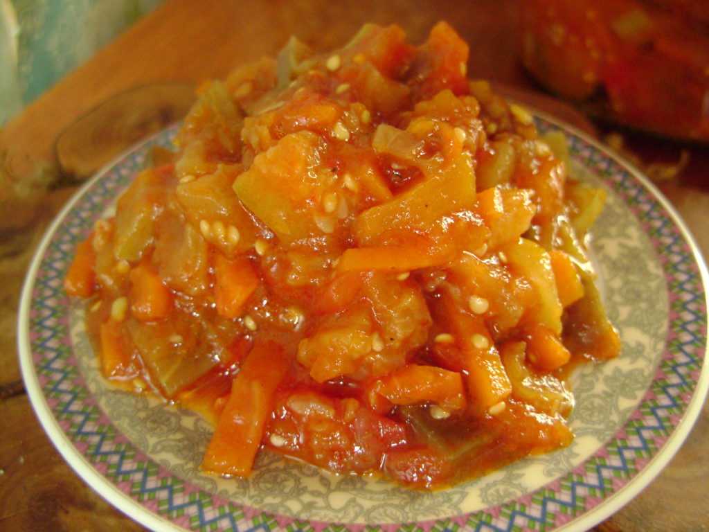 Рагу из баклажан, болгарского перца, томатов и кабачков
