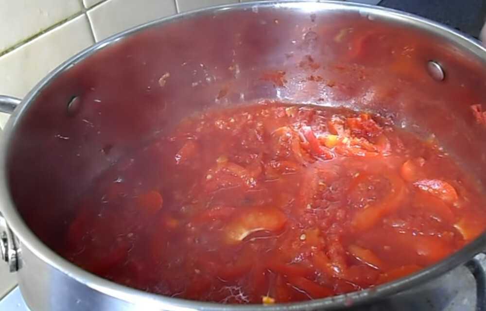 Лечо из болгарского перца и помидоров на зиму, 2 лучших рецепта с фото пошагово — wowcook.net