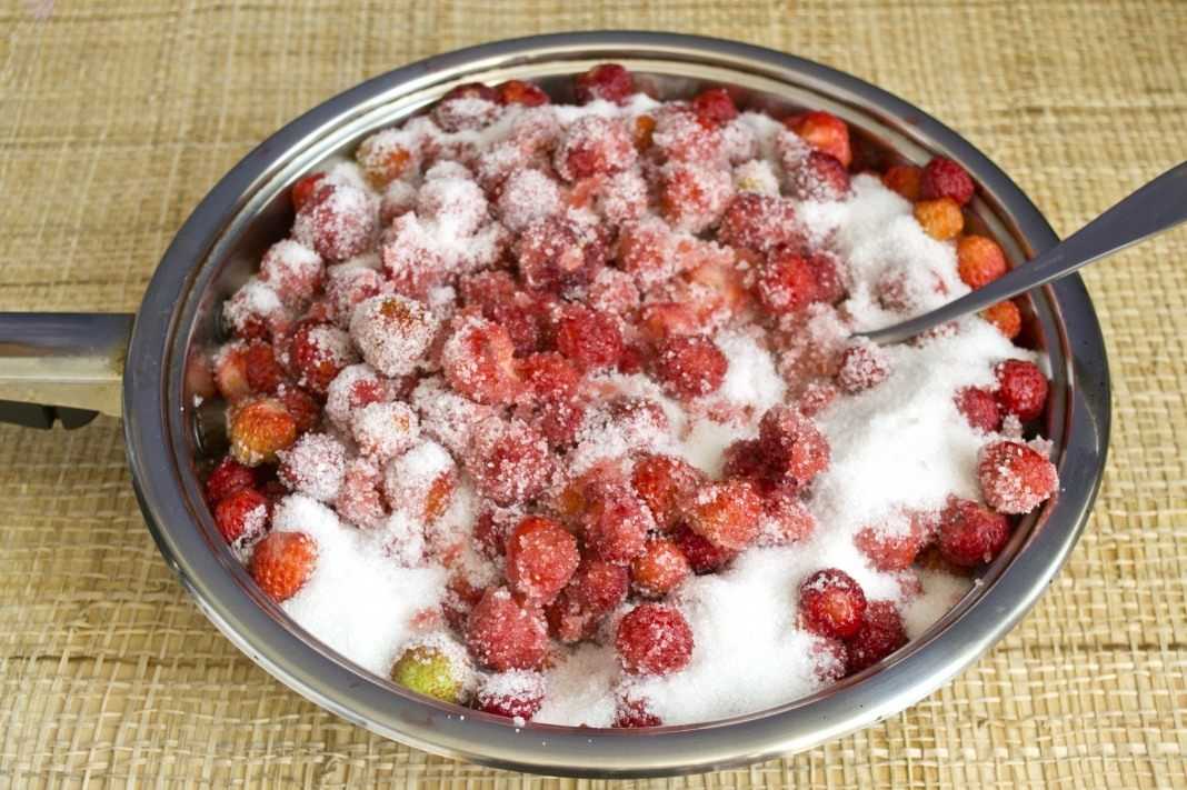 Рецепт приготовления вкусного компота из ягод на зиму