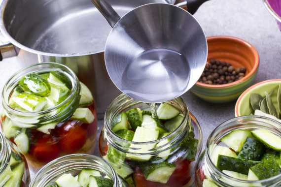 Вкусные салаты из овощей на зиму без стерилизации: топ-6 разных рецептов