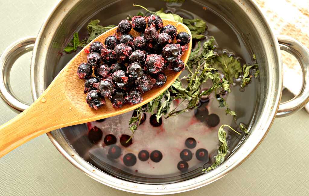 Варенье из черноплодной рябины: простые рецепты на зиму