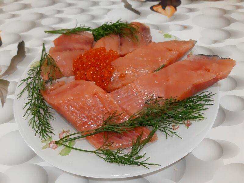 Как засолить брюшки лосося - рецепт с фото пошагово