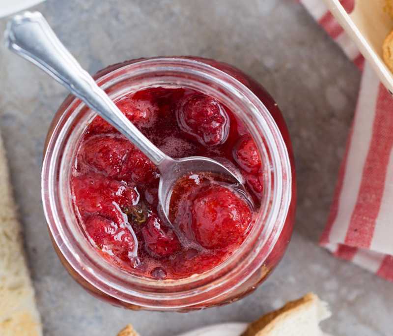 Варенье из «виктории» на зиму: рецепт «пятиминутка» с целыми ягодами с фото