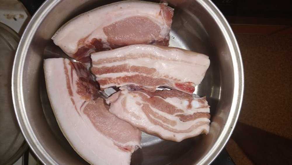 Как засолить свиную грудинку в домашних условиях